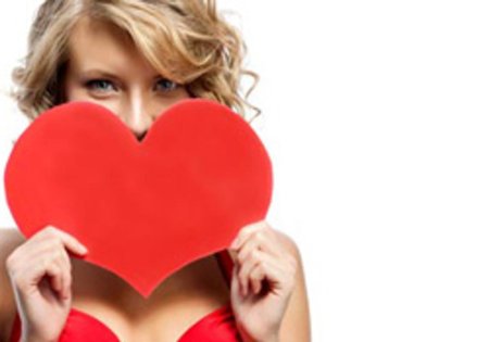 Довольная девушка