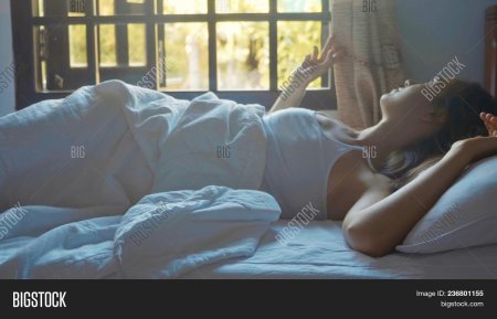 Проснулась утром голая