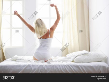 Утренняя гимнастика в кровати после пробуждения