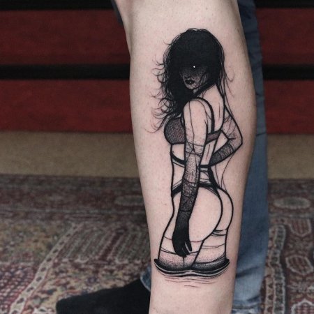 Тату ведьмы на руке для девушек