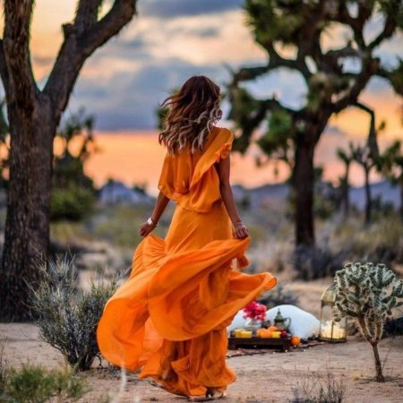 Оранжевое платье