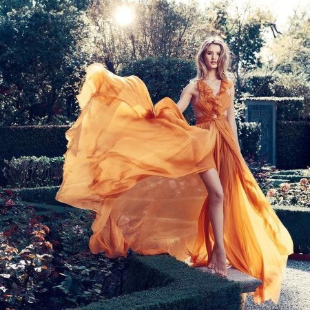 Оранжевое платье