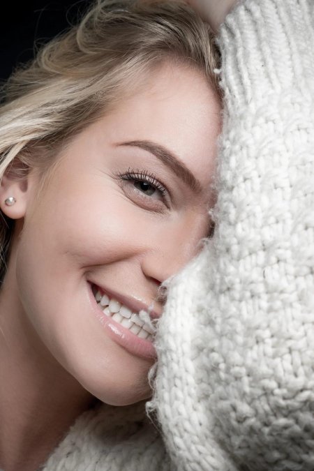 Девушка улыбка