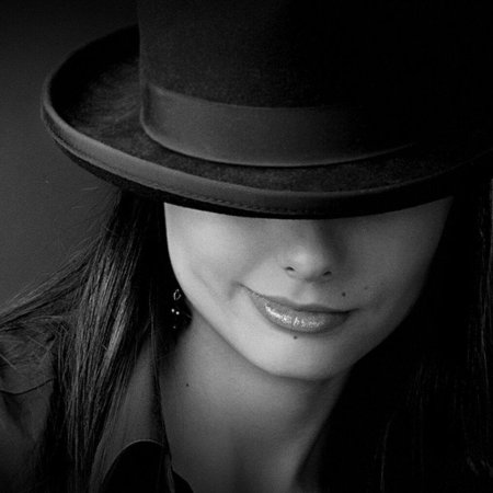 Женщина в шляпе