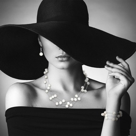 Девушка в шляпе