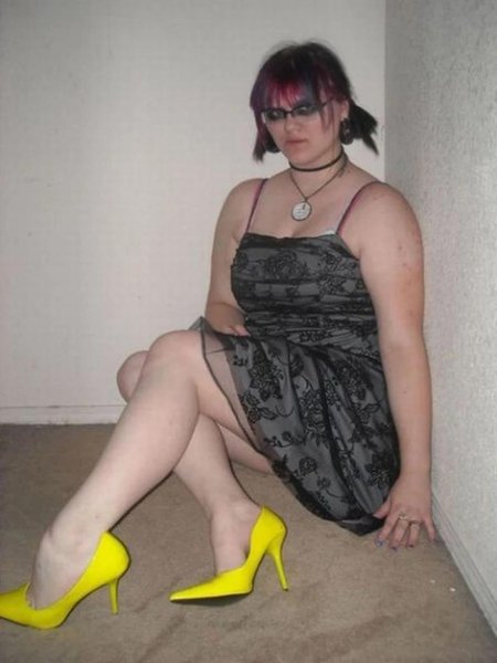 Страшная баба на каблуках