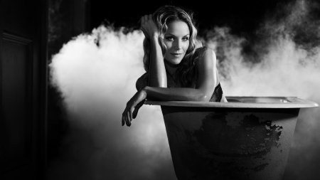 Эллен Холлман