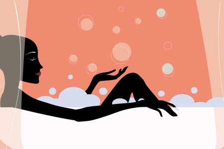 Силуэт девушки в ванной