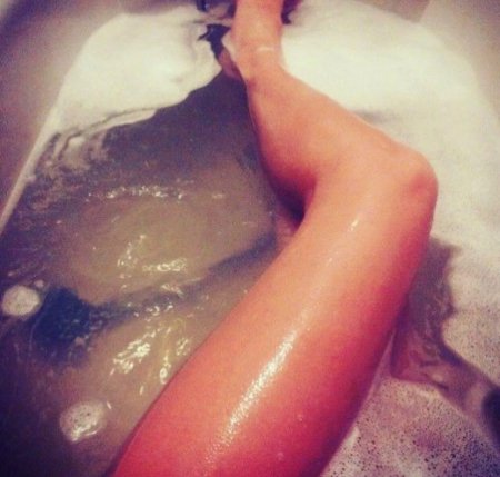 Селфи ног в ванной