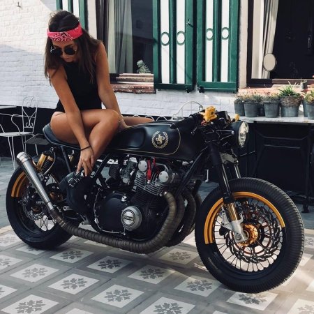 Suzuki GS 750 Cafe Racer
