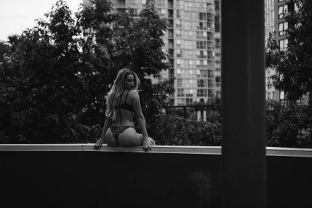 Картинки на рабочий стол черно белые девушки