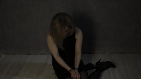 Заложница фото девушка