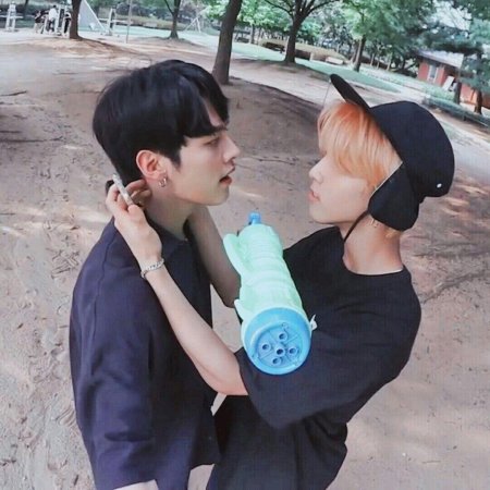 Ли Минхо и Джисон поцелуй