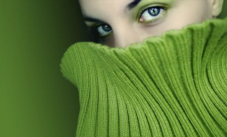 Женские зеленые глаза