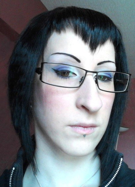 Некрасивые брови у девушек