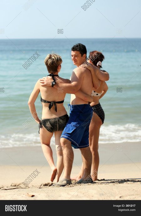 Друзья на пляже