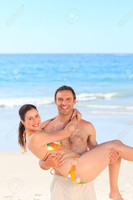 Супруги на пляже