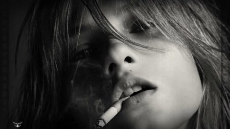 Девочка с сигаретой