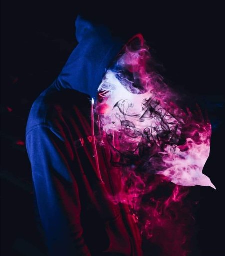 Мужчина в дыму