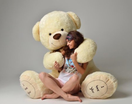 Большой плюшевый мишка