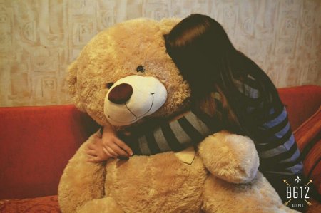 Девушка с мишкой