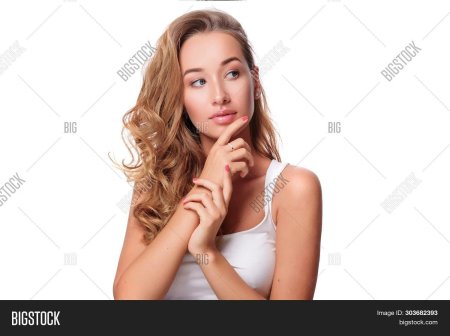 Молодые женщины