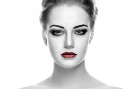 Женское лицо