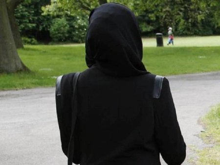 Женщина в хиджабе