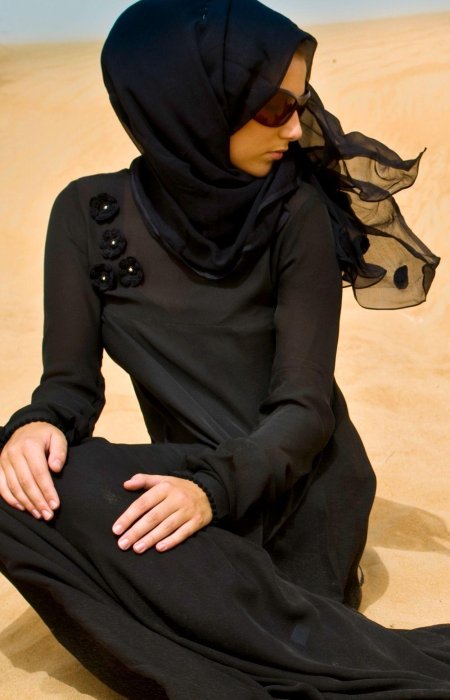 Покрытая девушка мусульманка
