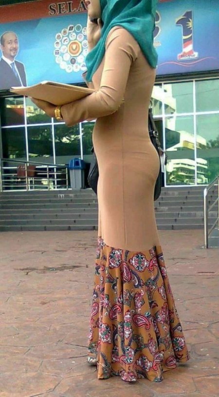 Мусульманки в просвечивающих платьях