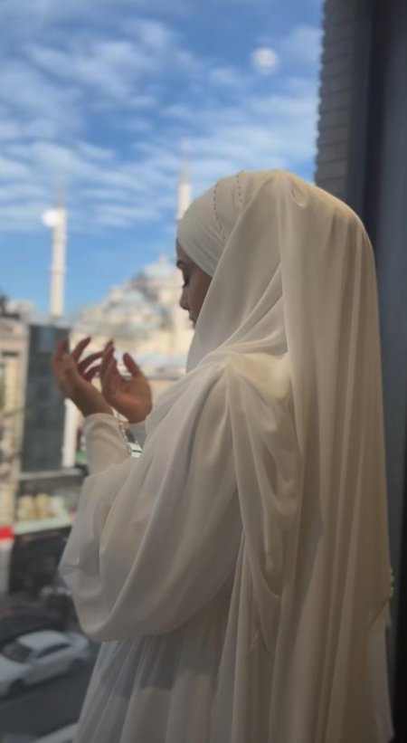 Мусульманка в машине