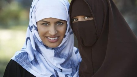 Женщина в хиджабе