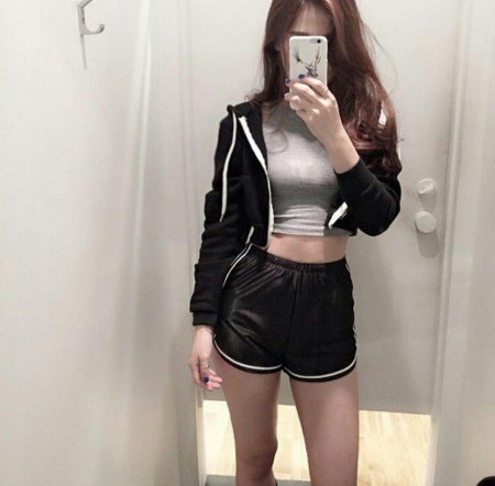 Кореянки в спортивной одежде