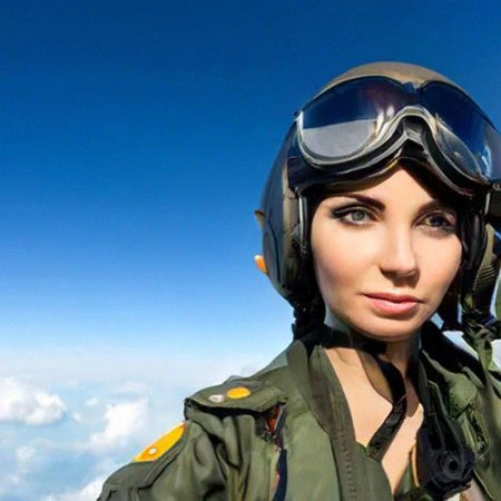Красивая девушка пилот
