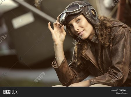 Девушка пилот