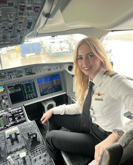 Пилотесса аэрофлота мария уваровская