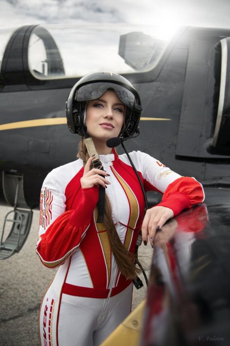 Керри Дункан летчица