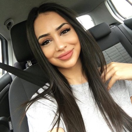 Диляра Озкан с черными волосами