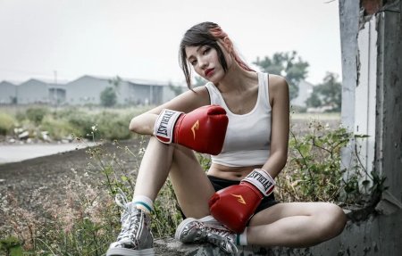 Девушка боксер