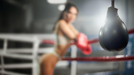 Боксёрская груша в спортзале
