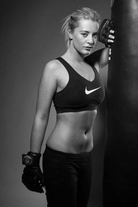 Шеннон Холл боксерша