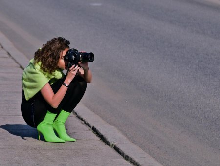 Девушка с фотоаппаратом