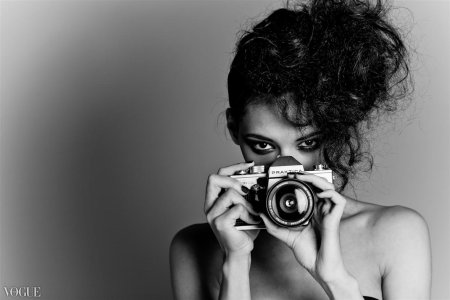 Девушка с фотоаппаратом
