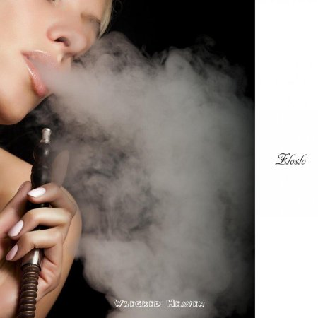 Девушка с кальяном