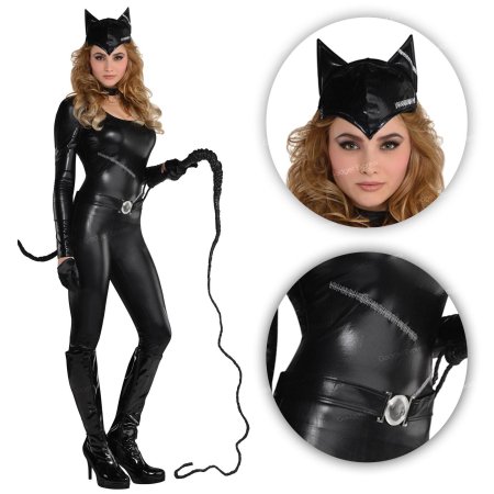 Эмма Майерс в костюме кошки