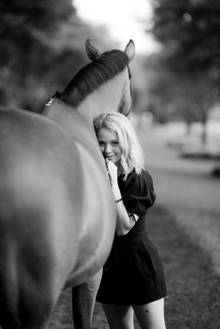 Фото с лошадью позы