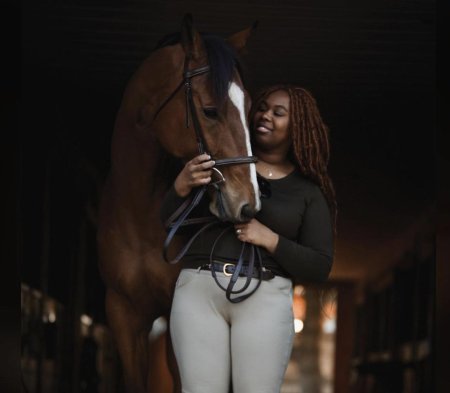 Белла Хадид конный спорт