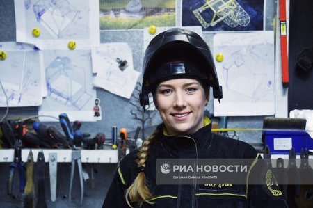 Люция сварщица фото в купальнике