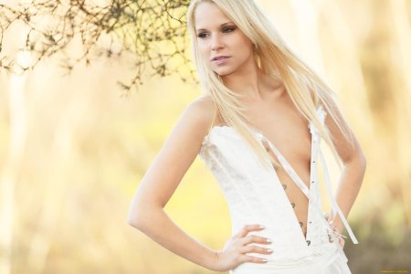 Девушка светлая