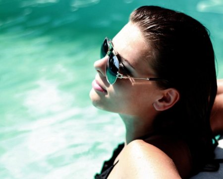 Девушка в очках